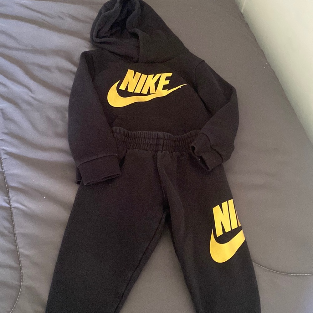 Two pieces outfit for toddler